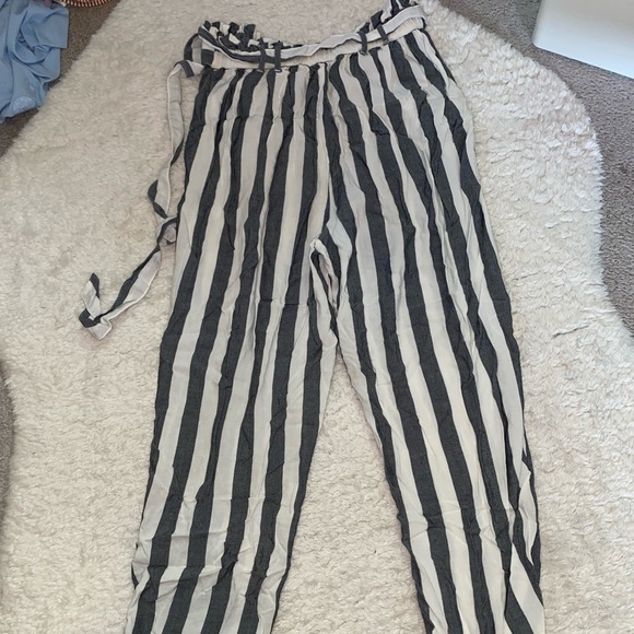 American Eagle Pants - Picture 3 of 4